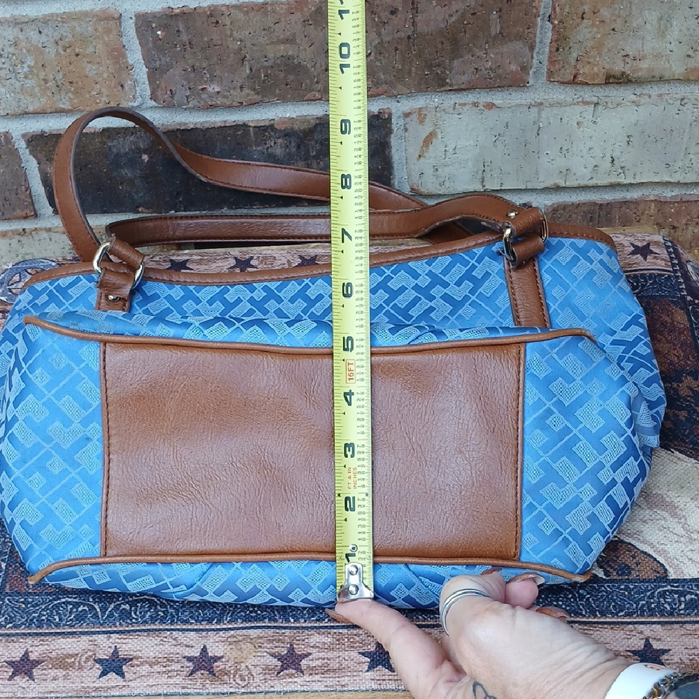 Tommy Hilfiger Blue and Brown Tote Bag - Picture 16 of 16